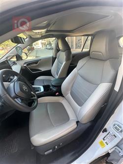 تۆیۆتا ڕاڤ 4